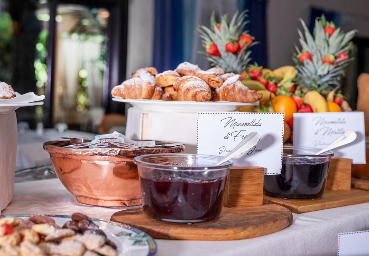 Hotel Andreaneri マリーナ・ディ・ピエトラサンタ エクステリア 写真